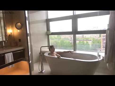 ❤️ Milžiniškas kūdikis aistringai masturbuoja savo putę vonios kambaryje ❌ Dulkinimo video prie mūsų lt.assistentai.ru